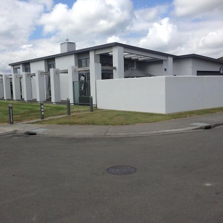 Accommodation In Frimley 哈士汀 外观 照片