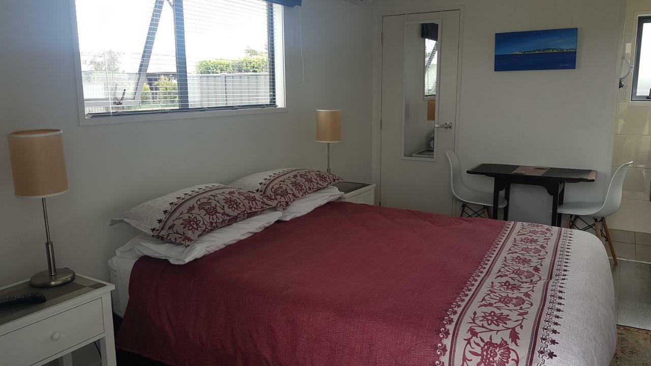 Accommodation In Frimley 哈士汀 外观 照片